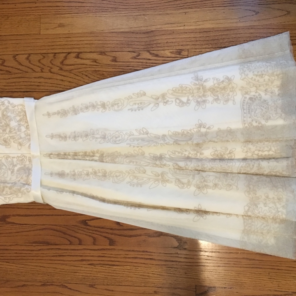 Dress - Picture 4 of 4